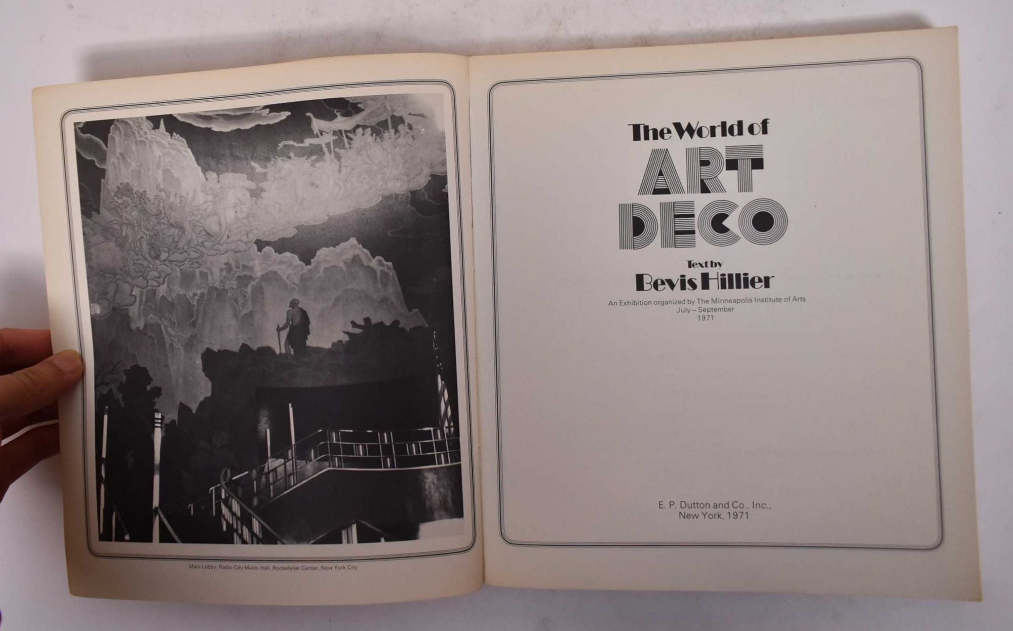 The World Of Art Deco | Bevis Hillier