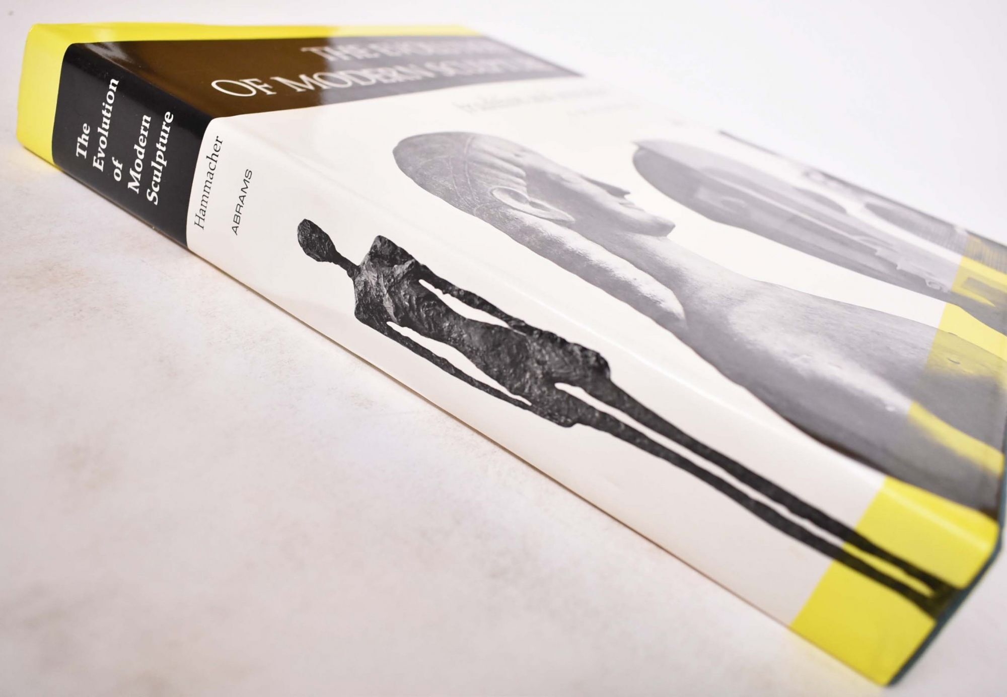 The Evolution of Modern Sculpture: Tradition and Innovation 
