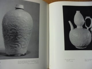 Chinese Ceramics in the West: A Compendium of Chinese Ceramic Masterpieces in European and American Collection = -Bei sh z Ch goku t ji zuroku