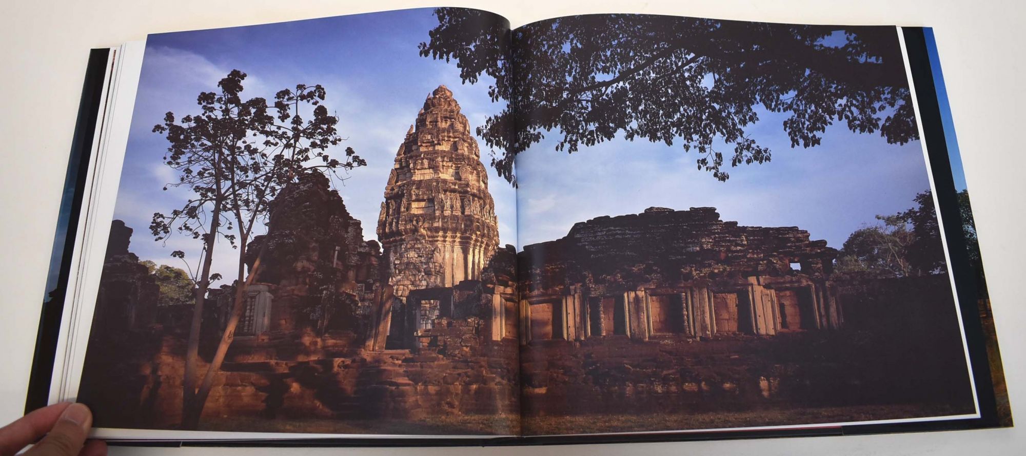 Palaces of the Gods: Khmer Art & Architecture in Thailand by Smitthi  Siribhadra, Elizabeth Moore on Mullen Books