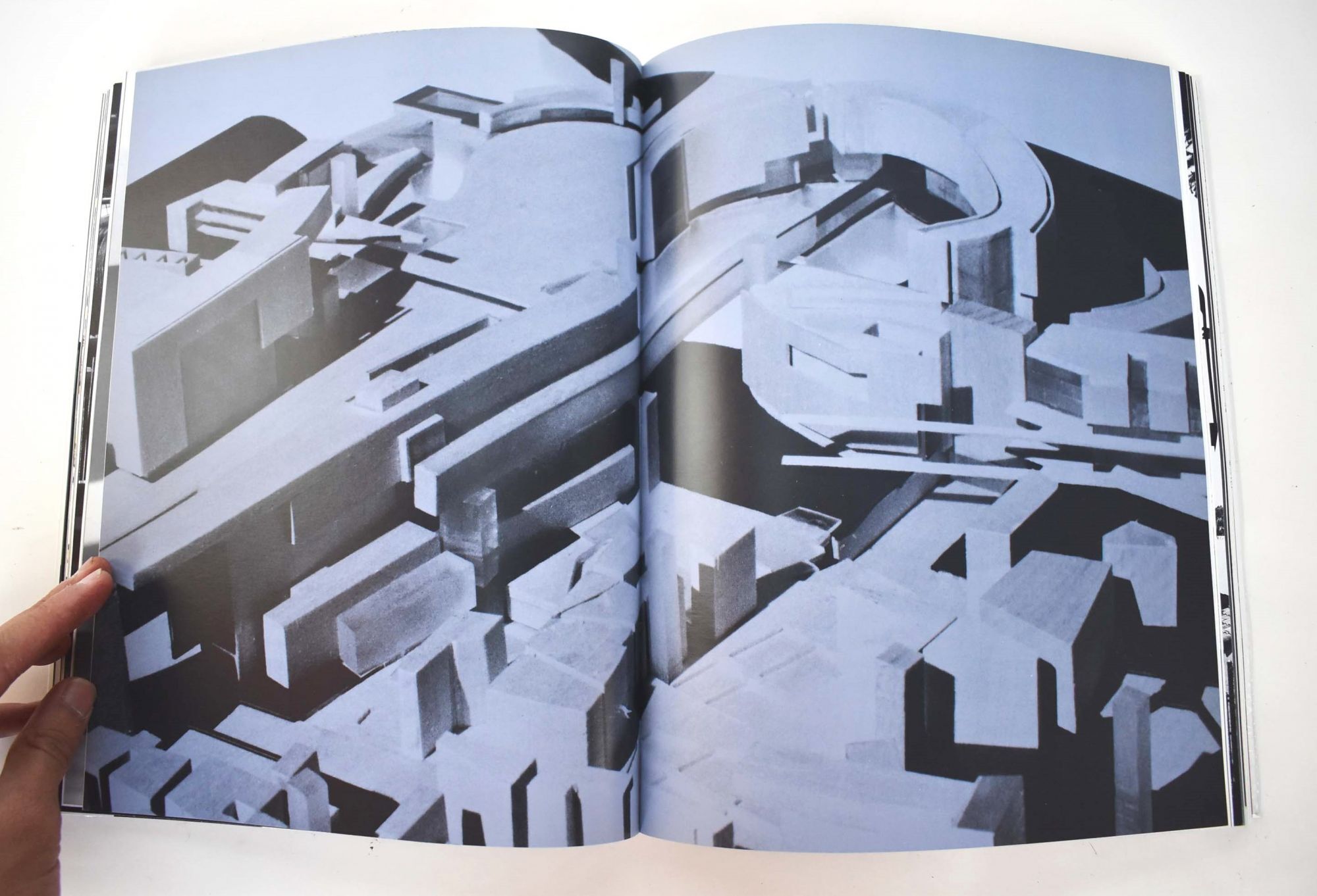 Morphosis Buildings and Projects, 19891992 Richard Weinstein