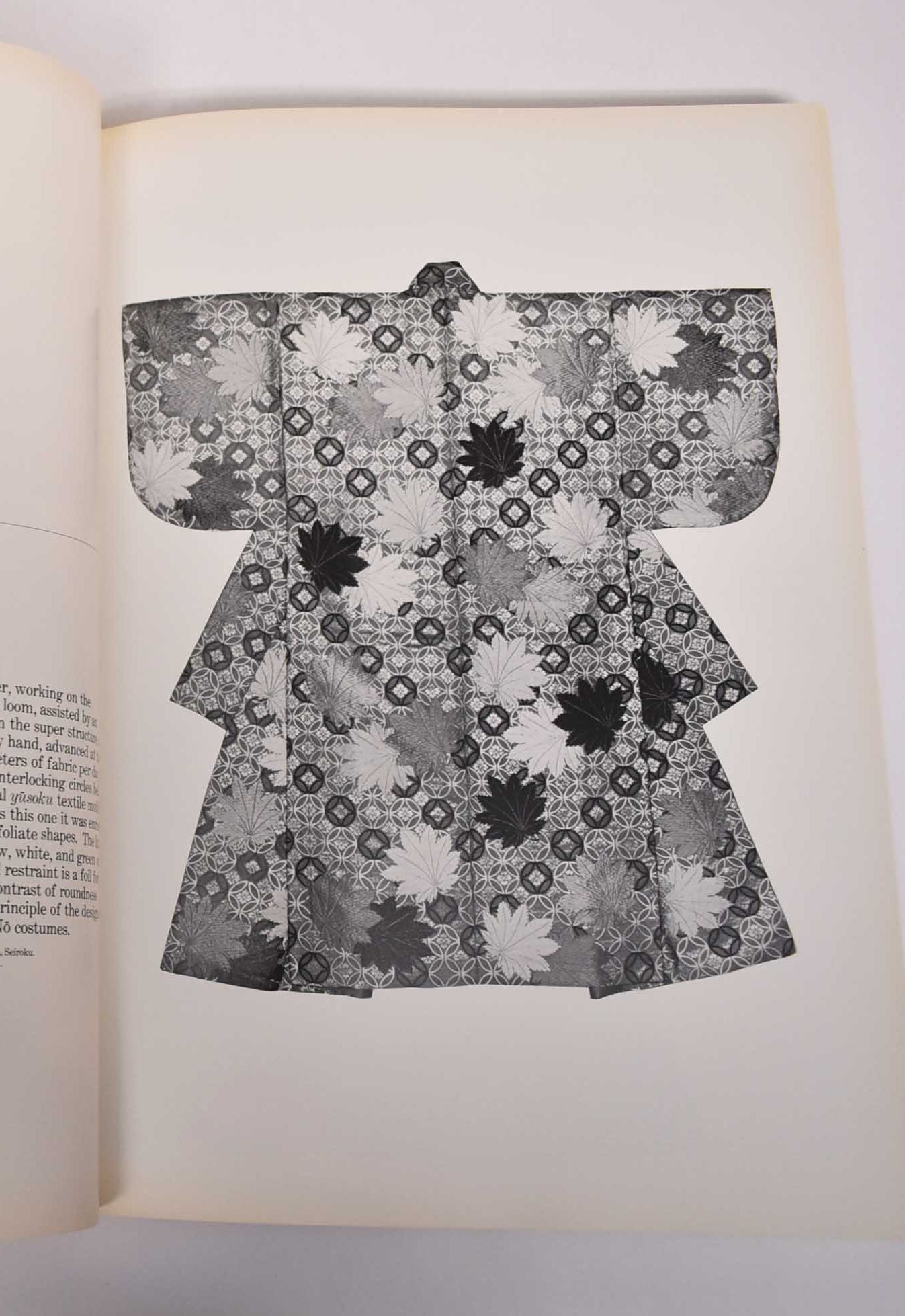 The Tokugawa Collection: No Robes and Masks by Yoshinobu Tokugawa, Okochi  Sadao on Mullen Books