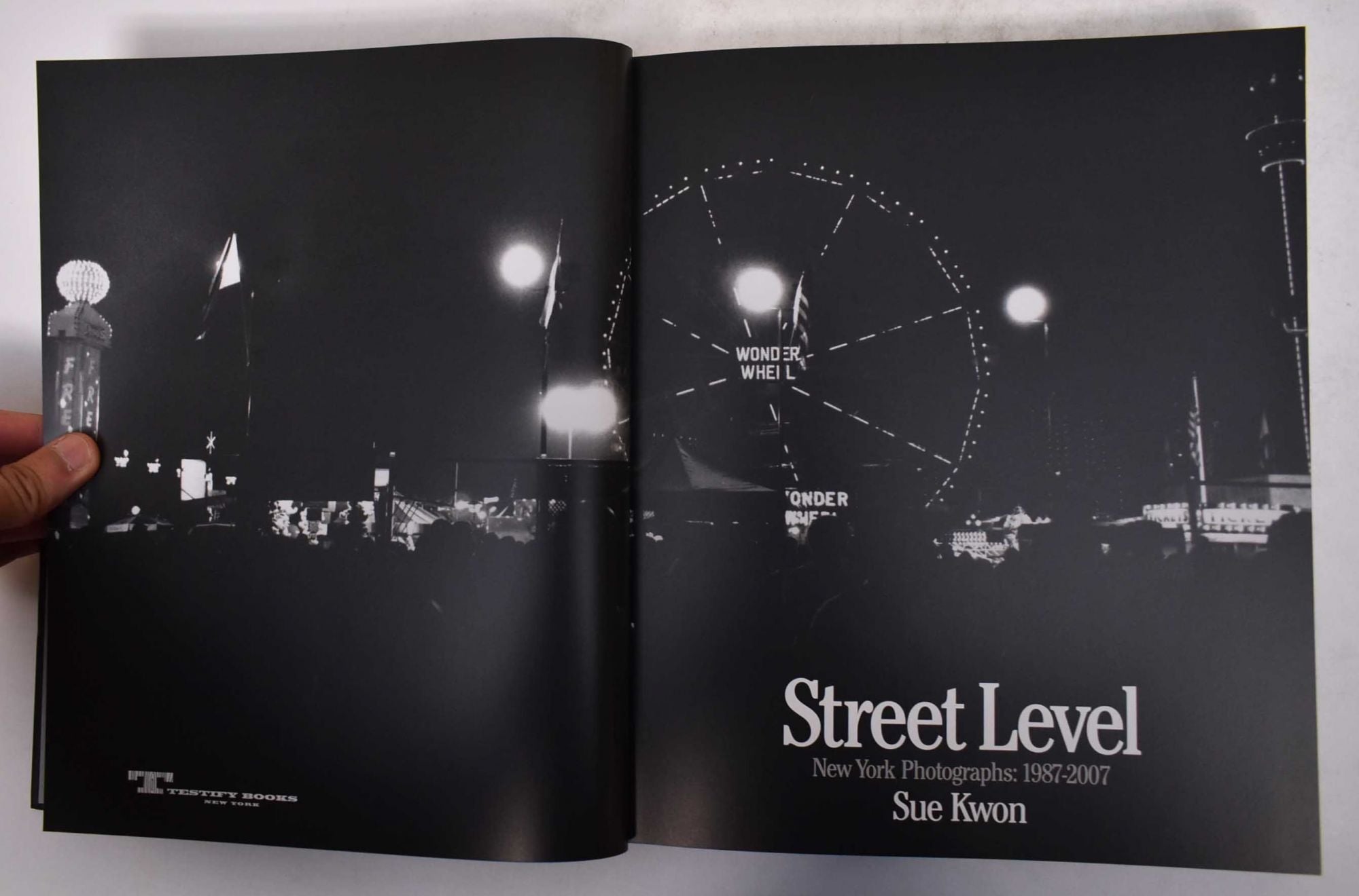 Street Level: New York Photographs, 1987-2007 | Sue Kwon, Hilton Als