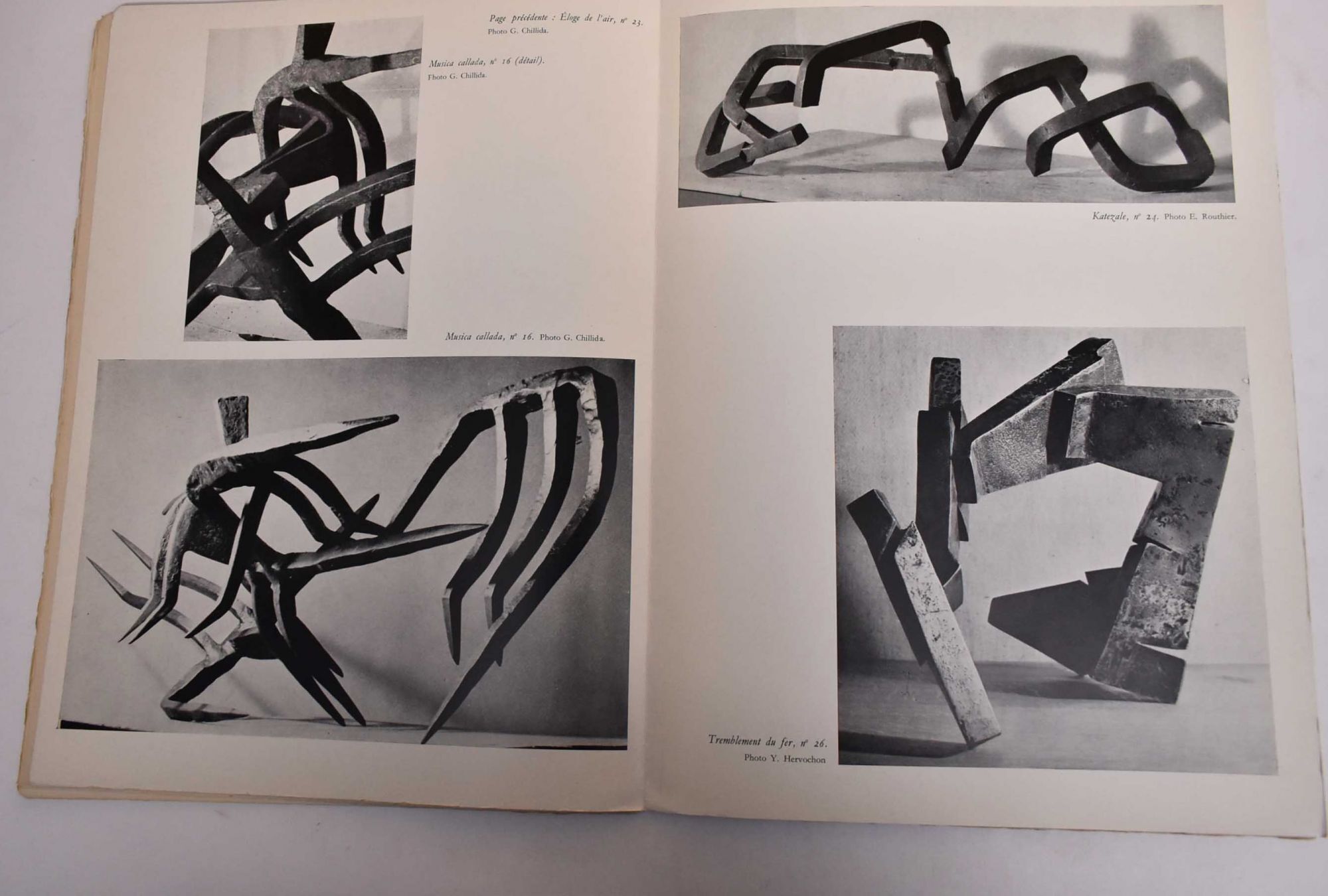 Derriere Le Miroir no. 90-91: Chillida | Gaston Bachelard