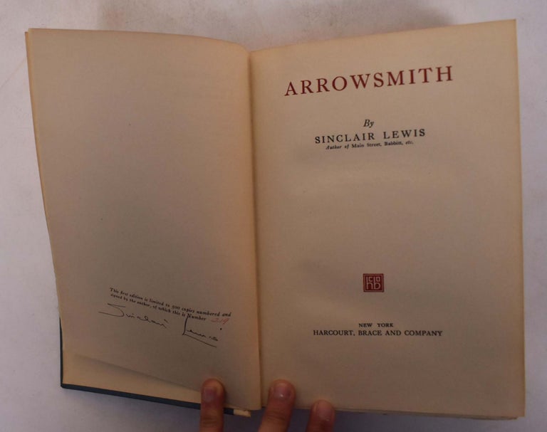 Item #173870 Arrowsmith. Sinclair Lewis.