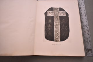 Die Liturgischen Gewänder und Kirchlichen Stickereien des Schnütgenmuseums Köln