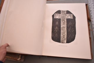 Die Liturgischen Gewänder und Kirchlichen Stickereien des Schnütgenmuseums Köln