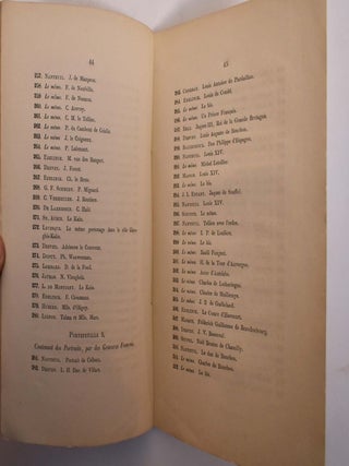 Catalogue d'une très belle et intéressante collection de tableaux, des differentes écoles anciennes et modernes. Estampes encadrées, dessins, de divers maîtres hollandais, italiens et français, parmi les quels se trouve le chef-d'oeuvre de H.W. Couwenberg, représentant la copie du tableau de B. van der Helst: Le banquet de la Garde Civique du musée national à Amsterdam. Une riche collection d'estampes au burin et à l'eau forte des divers écoles. Oeuvres d'estampes et livres classiques, meubles à portefeuilles etc. Formant la succession de feu Monsieur Jacques Moyet d'Amsterdam. Dont la vente publique aura lieu à Amsterdam, au domicile de Mr. C.F. Roos, Hôtel dite Huis met de Hoofden, ... le mardi 12 avril 1859, ... sous le ministère de MM. les notaires Commelin et Amya Esser, par Cornelis François Roos, Gerrit de Vries, Jz. et Willem Jodocus Matthias Engelberts.