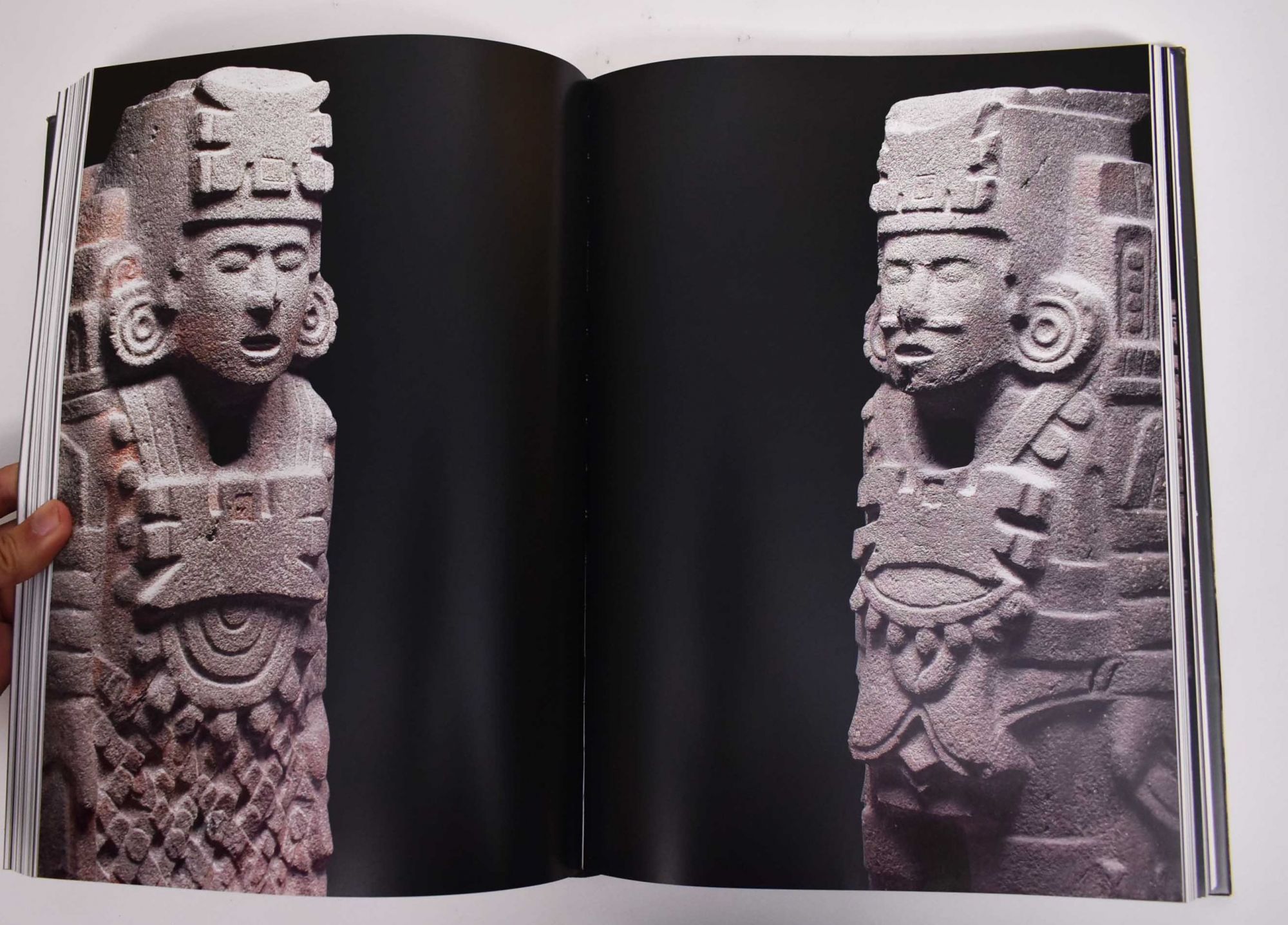 El Imperio Azteca by Felipe R. Solís on Mullen Books