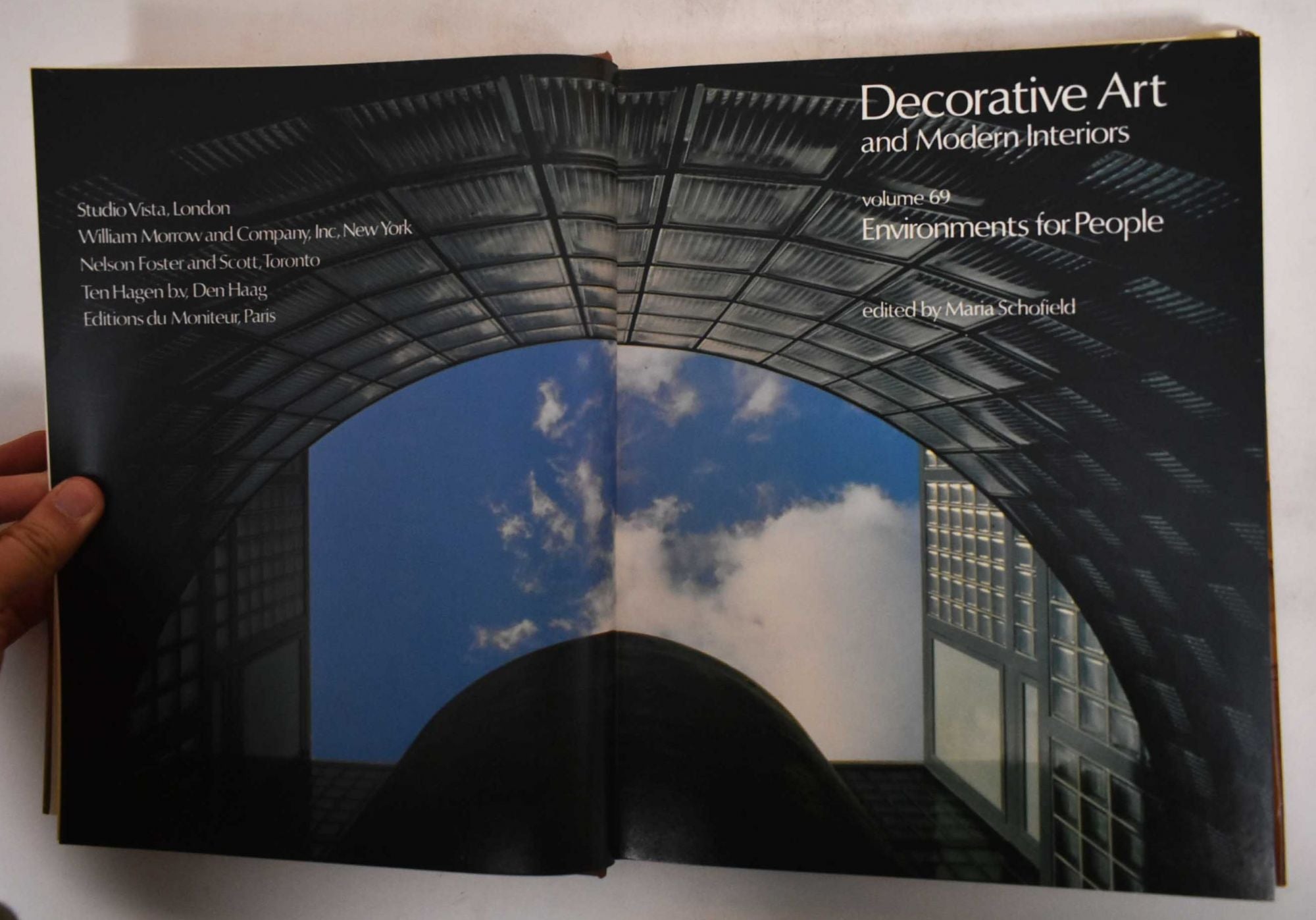 Decorative Art and Modern Interiors: Vol. 69 Environments for