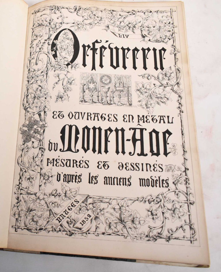 Item #186456 Orfevrerie Et Ouvrages En Metal Du Moyen Age Du Moyen Age. Thomas H. King.