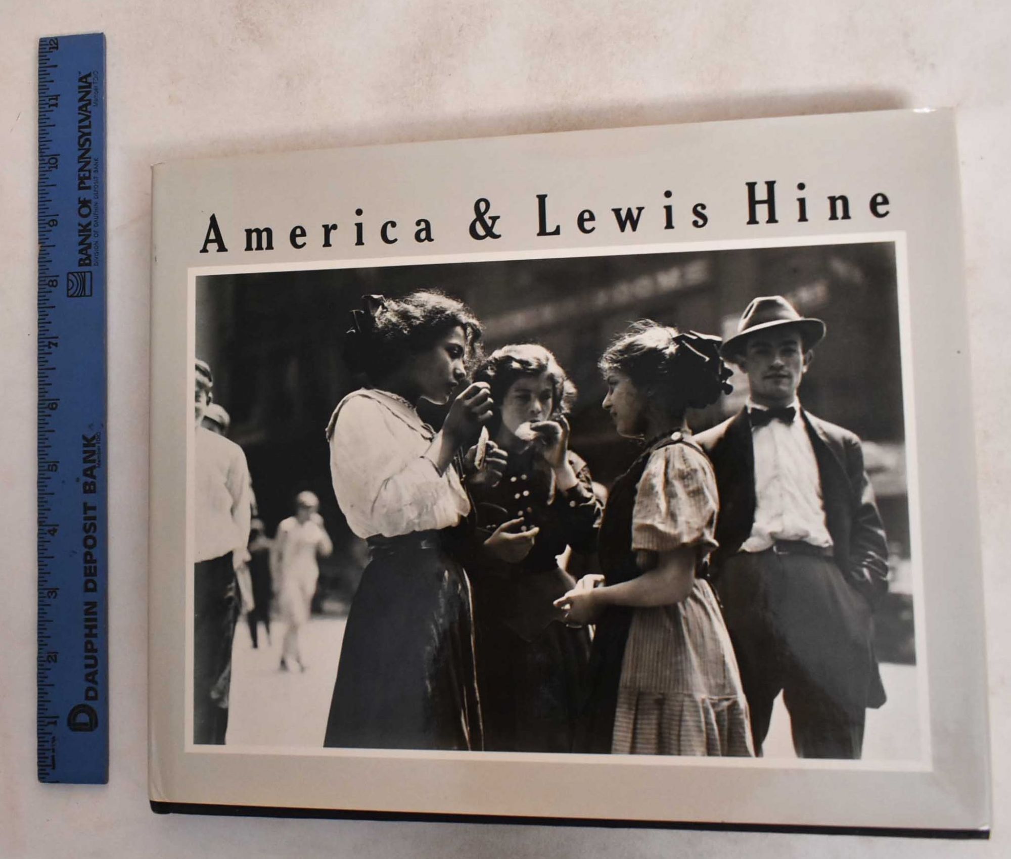 America And Lewis Hine: Photographs, 1904-1940 | Walter Rosenblum