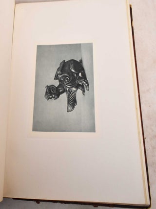 Bronzestatuetten und Gerate