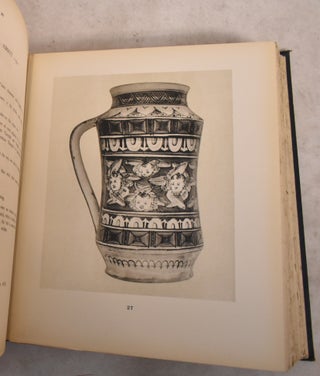 A Catalogue of Early Italian Majolica in the Collection of Mortimer L. Schiff