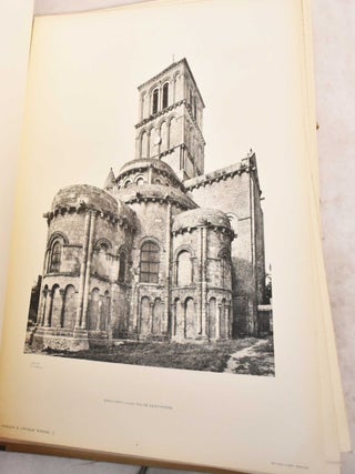L'Art Francais a L'Epoque Romane; Architecture et Sculpture: Volume II, Poitou Saintonge, Angoumois Perigord Nivernais, Auvergne Velay