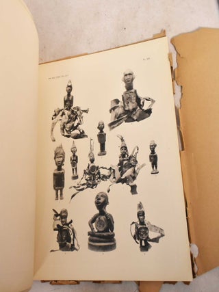 Fetischen of Tooverbaelden Uit Kongo