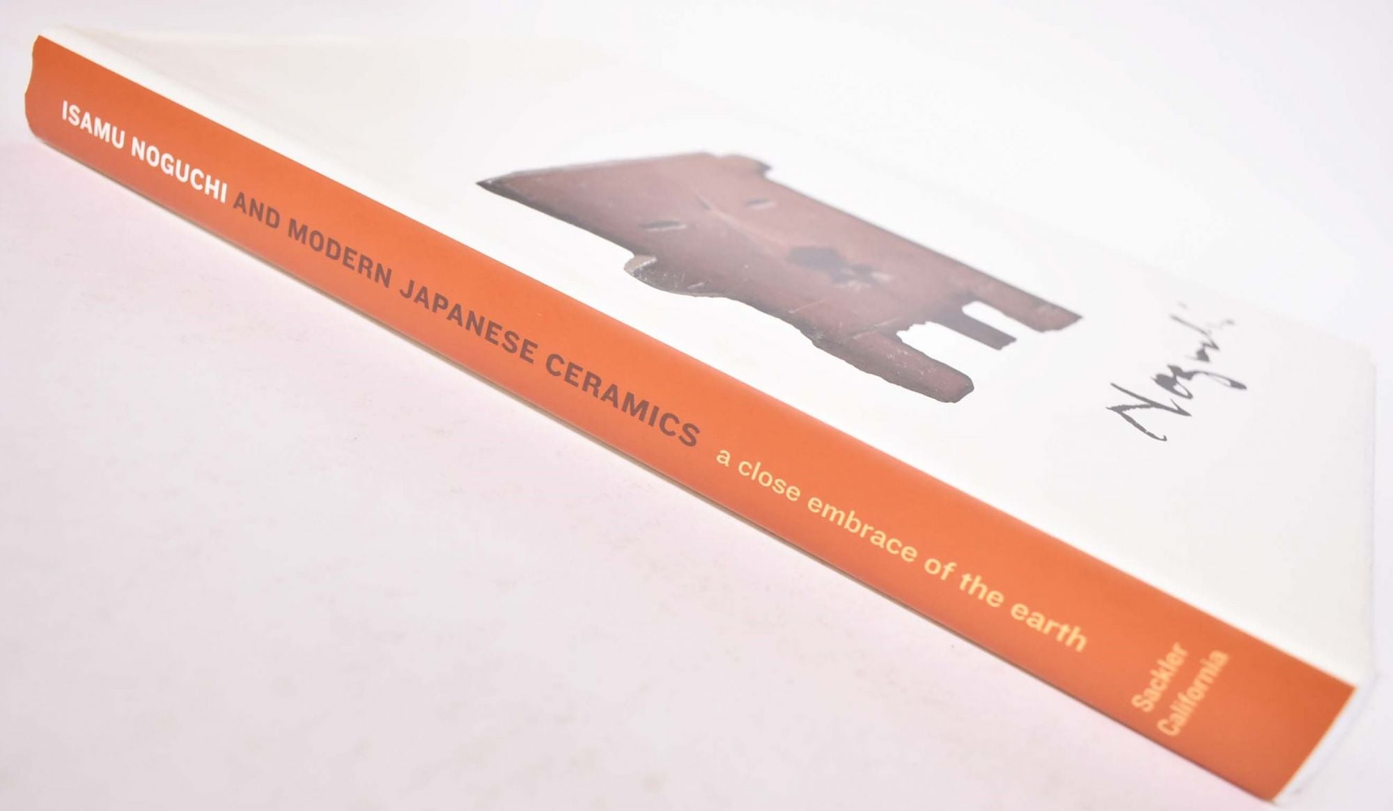 Isamu Noguchi and Modern Japanese Ceramics: A Close Embrace of the 